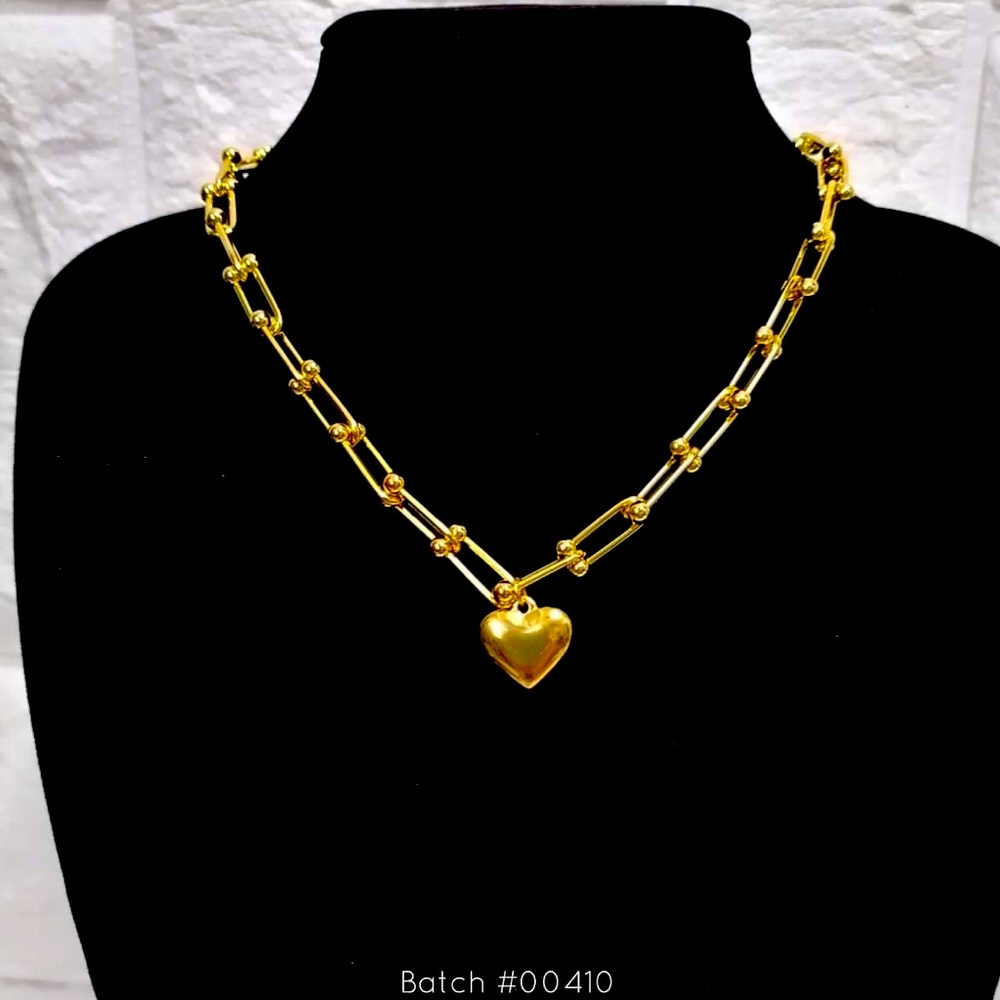 Heart pendant hardware necklace